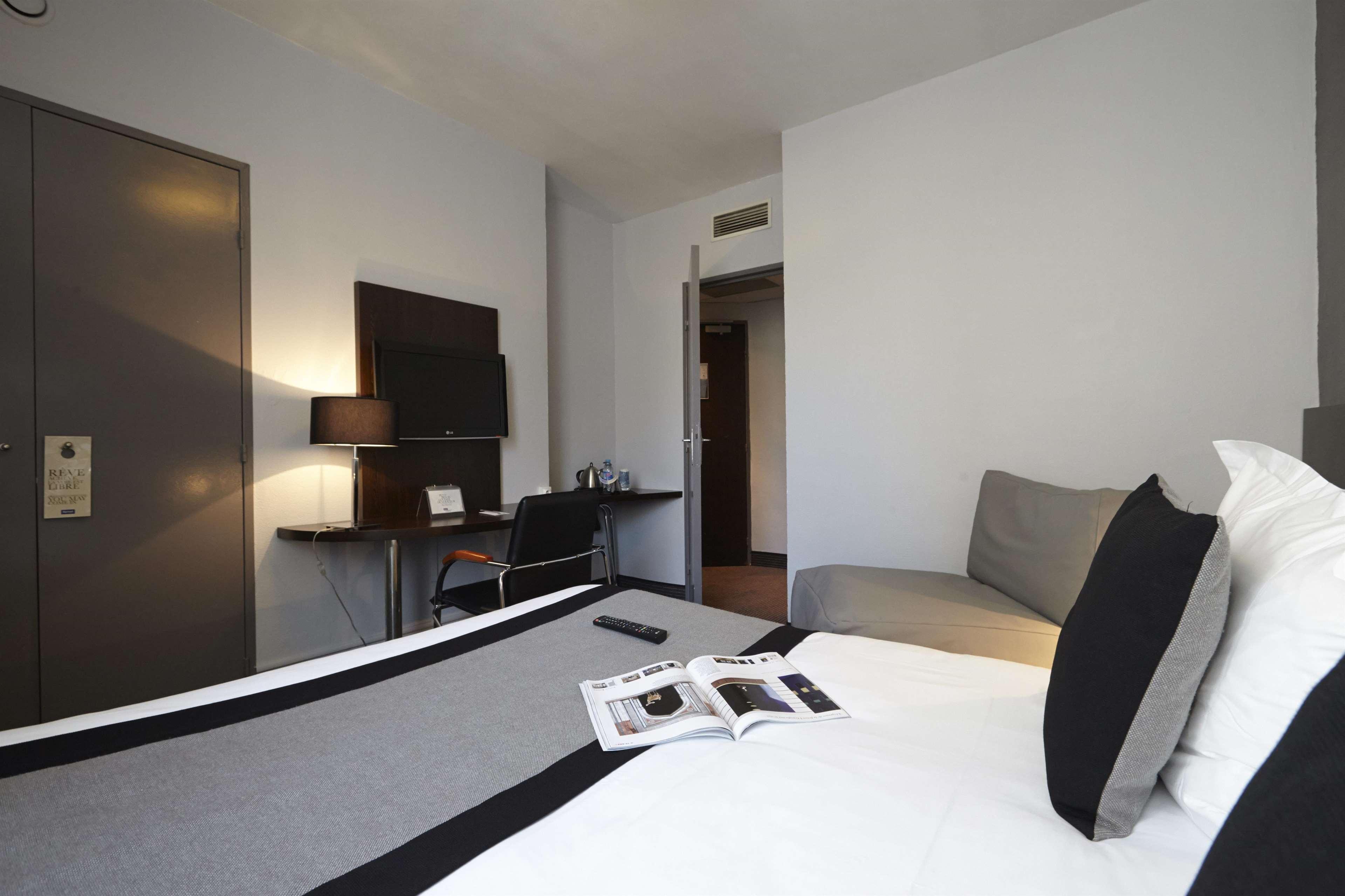 Kyriad Marseille Centre Paradis-Prefecture Exterior photo